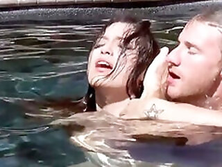 Saucy Vixen Incredible Underwater Sex Video